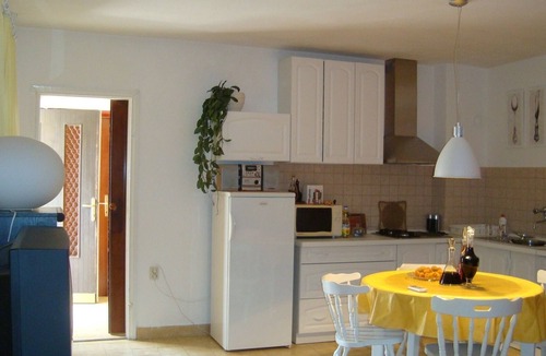 Prvic Luka Apartment | One bedroom apartment with terrace and sea view Prvić Luka, Prvić (A-21276-a)