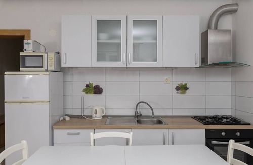 Bogomolje Apartment | One bedroom apartment near beach Cove Mala Pogorila, Hvar (A-27650-d)