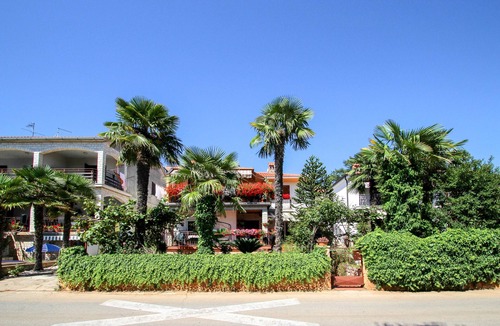 Karigador Apartment | One bedroom apartment near beach Karigador, Novigrad (A-21518-a)