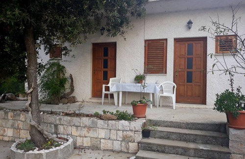Kobas Apartment | One bedroom apartment with terrace Cove Blaca, Mljet (A-10416-a)