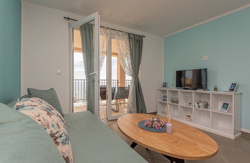Primosten Burnji Apartment | One bedroom apartment with terrace and sea view Bilo, Primošten (A-23259-b)