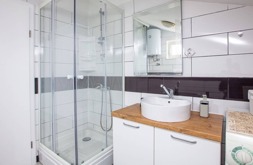 Podglavica Apartment | One bedroom apartment with terrace and sea view Stupin Čeline, Rogoznica (A-19872-a)