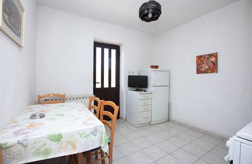 Podglavica Apartment | One bedroom apartment near beach Stupin Čeline (Rogoznica) (A-21043-b)