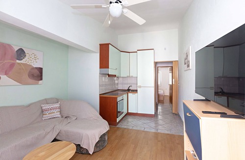 Rogoznica Apartment | One bedroom apartment near beach Rogoznica (A-23414-b)