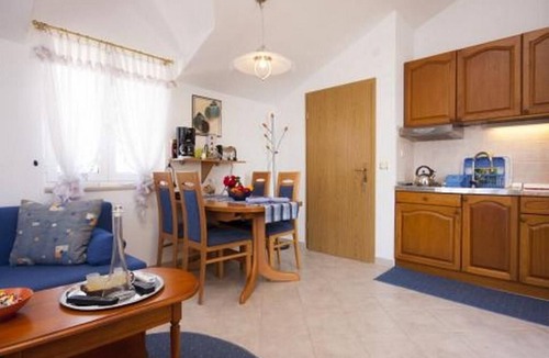 Krapanj Apartment | One bedroom apartment near beach Krapanj (Šibenik) (A-18004-a)