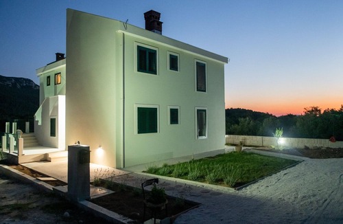 Zuljana Apartment | One bedroom apartment with balcony and sea view Žuljana, Pelješac (A-23994-c)