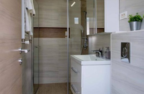 Daruvar Apartment | One Bedroom Apartment With Sauna And Hot Tub (A7)