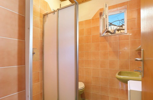 Dugi Rat Apartment | One bedroom apartment with terrace Orij, Omiš (A-7534-b)