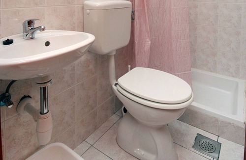 Dugi Rat Apartment | One bedroom apartment near beach Duće, Omiš (A-4853-c)
