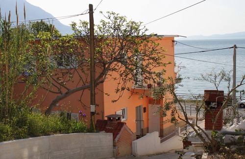 Dugi Rat Apartment | One bedroom apartment near beach Duće (Omiš) (A-5275-a)
