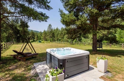 Rudanovac Apartment | One bedroom apartment with hot tub Rudanovac, Plitvice (A-20767-c)