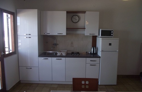 Kukljica Apartment | One bedroom apartment with balcony and sea view Kukljica, Ugljan (A-8260-b)