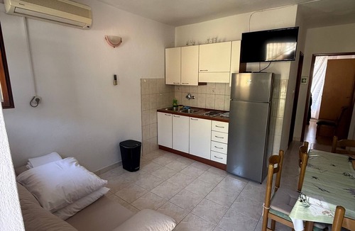 Kukljica Apartment | One bedroom apartment with terrace and sea view Kukljica, Ugljan (A-8316-b)