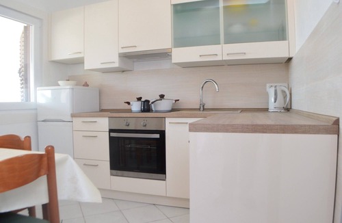 Lukoran Apartment | One bedroom apartment with balcony and sea view Lukoran, Ugljan (A-23830-b)