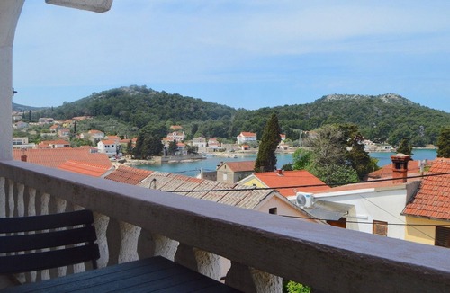 Lukoran Apartment | One bedroom apartment with balcony and sea view Lukoran, Ugljan (A-23830-b)