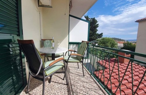 Gorinka Apartment | One bedroom apartment with hot tub Makarska (A-18898-b)