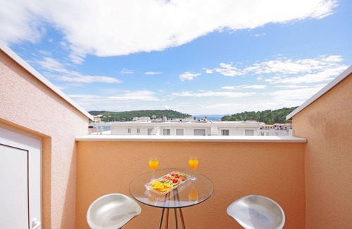 Makarska Old Town Apartment | One bedroom apartment with balcony and sea view Makarska (A-19202-b)
