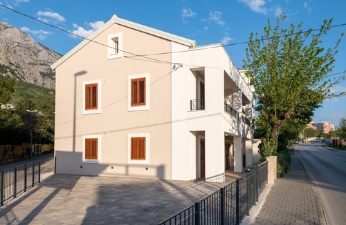 Dugis Apartment | One bedroom apartment with terrace Makarska (A-25823-b)