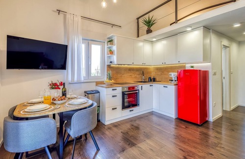 Milovcici Apartment | One bedroom apartment with terrace Milovcici, Krk (A-19352-a)