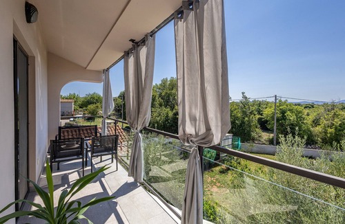 Milovcici Apartment | One bedroom apartment with balcony Milovcici, Krk (A-19352-b)