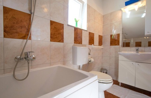 Porat Apartment | One bedroom apartment with terrace and sea view Porat, Krk (A-20444-b)