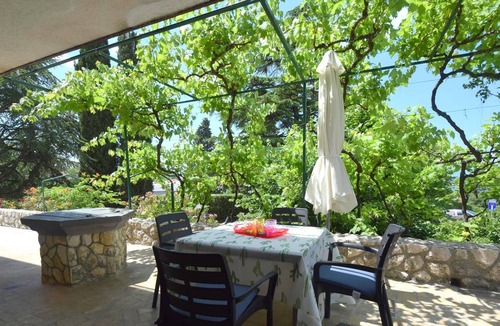 Zidarici Apartment | One bedroom apartment with terrace Vantačići, Krk (A-20461-b)