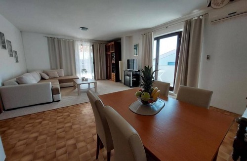 Malinska Apartment | One bedroom apartment with terrace and sea view Malinska, Krk (A-21669-a)