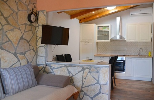 Nevidane Apartment | One bedroom apartment near beach Neviđane, Pašman (A-11902-d)