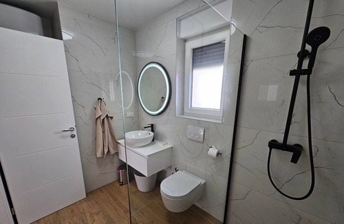 Malinska-Dubasnica Apartment | One bedroom apartment with terrace Njivice, Krk (A-22803-a)