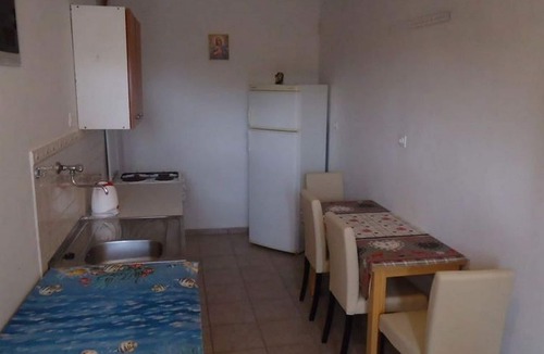 Vidalici Apartment | One bedroom apartment with hot tub by the beach Vidalići, Pag (A-18936-a)