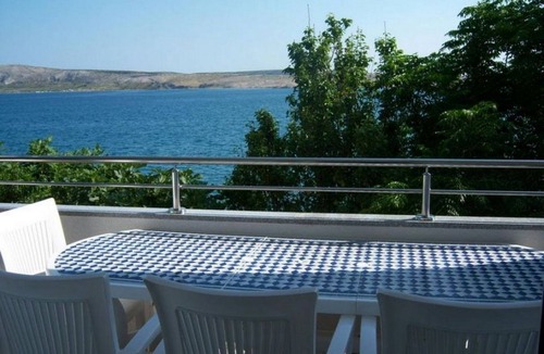 Vidalici Apartment | One bedroom apartment with hot tub by the beach Vidalići, Pag (A-18936-c)