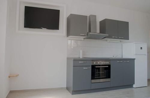 Podstrana Apartment | One bedroom apartment with terrace and sea view Podstrana, Split (A-14112-a)