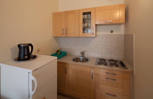Primosten Burnji Apartment | One bedroom apartment near beach Bilo (Primošten) (A-4191-d)
