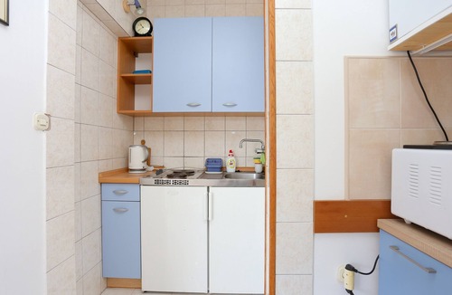 Businci Apartment | One bedroom apartment with terrace and sea view Arbanija, Čiovo (A-18797-b)