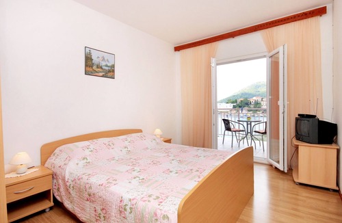 Brna Apartment | One bedroom apartment near beach Brna, Korčula (A-574-a)