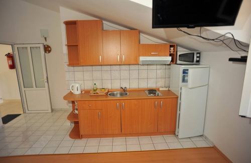 Sutivan Apartment | One bedroom apartment with a swimming pool Sutivan, Brač (A-16846-c)