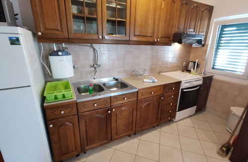 Vinisce Apartment | One bedroom apartment near beach Vinišće, Trogir (A-4288-b)