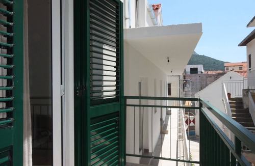 Zaostrog Apartment | One bedroom apartment near beach Zaostrog, Makarska (A-6659-b)