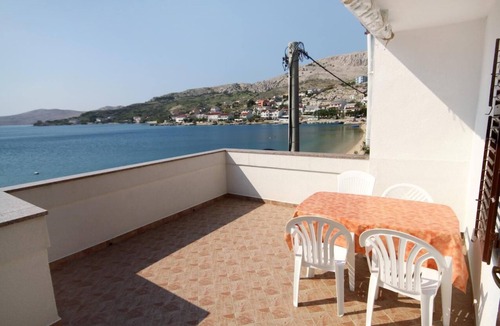 Metajna Apartment | One bedroom apartment near beach Metajna, Pag (A-6465-a)
