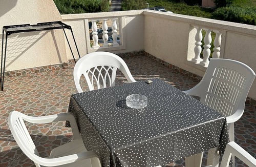 Metajna Apartment | One bedroom apartment with terrace and sea view Metajna, Pag (A-4127-a)