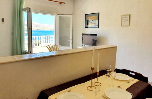 Metajna Apartment | One bedroom apartment with terrace and sea view Metajna, Pag (A-6423-c)