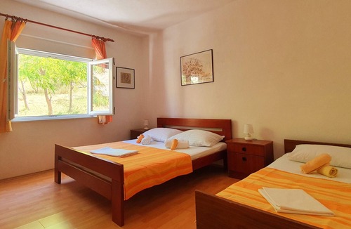 Metajna Apartment | One bedroom apartment with terrace and sea view Metajna, Pag (A-6423-c)