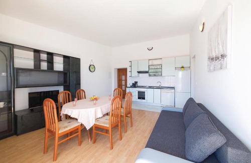 Kastel Luksic Apartment | One-Bedroom Apartment in Kastel Luksic