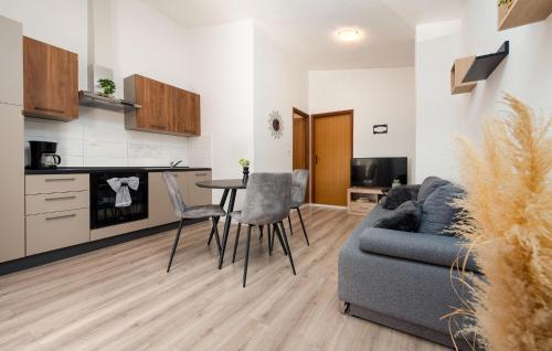 Podgradina Apartment | One-Bedroom Apartment In Podgradina