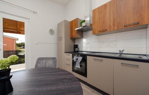 Podgradina Apartment | One-Bedroom Apartment In Podgradina