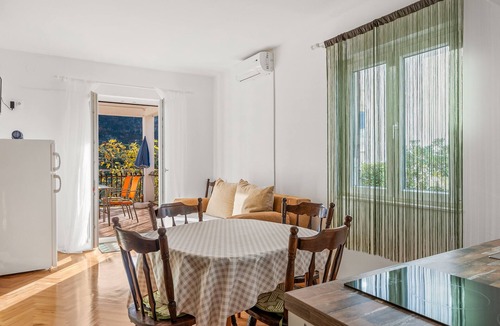 Grebastica Apartment | One bedroom apartment near beach Grebaštica, Šibenik (A-13942-b)