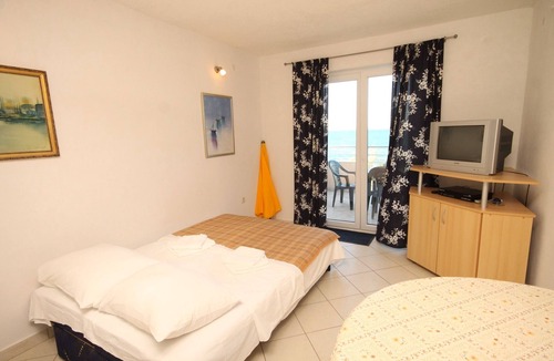 Banj Apartment | One bedroom apartment near beach Banj, Pašman (A-8206-a)