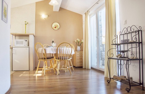 Komoseva Apartment | One bedroom apartment near beach Mali Iž (A-6163-b)