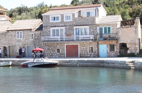 Komoseva Apartment | One bedroom apartment near beach Mali Iž (A-6163-b)