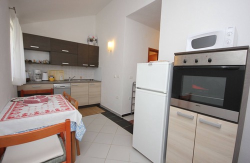Artatore Apartment | One bedroom apartment near beach Artatore, Lošinj (A-7935-c)